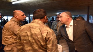 Vali Coşkun Jandarma Personeli Ve Güvenlik Korucularıyla İftar Yaptı