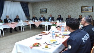 Vali Coşkun, Kahraman Polislerle İftarda bir Araya Geldi