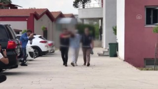 Arkadaşlarını bıçaklayarak öldürdükleri iddiasıyla iki kardeş tutuklandı