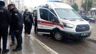 Bıçaklı saldırıya uğrayan çocuk yaralandı