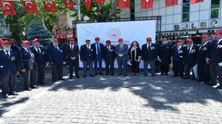 Vali Coşkun, Kortej Yürüyüşüne Katıldı