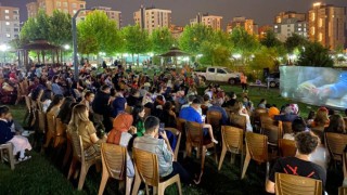 Açık Hava Sinemasına Yoğun İlgi