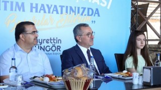 Başkan Güngör Lgs’de ilk 50’ye girenlere Ödüller Verdi