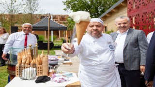 Başkan Mahçiçek; Ay Yıldızlı Bahçemiz Ve Değerlerimizle Hollanda’ya Damga Vurduk