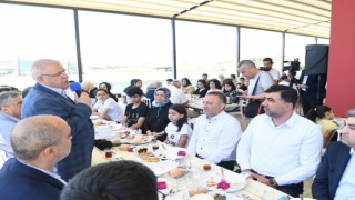 Başkan Mahçiçek, Lgs’de İlk 25’e Giren Öğrenci Ve Aileleriyle Buluştu