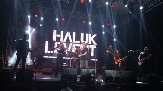 Elbistan'da Haluk Levent Binlerce Kişiye Konser Verdi