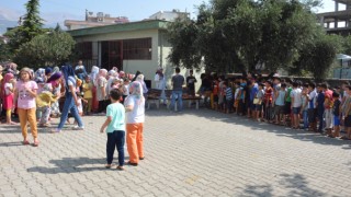 Gezici Kütüphane Öğrencilerle Buluşmaya Devam Ediyor