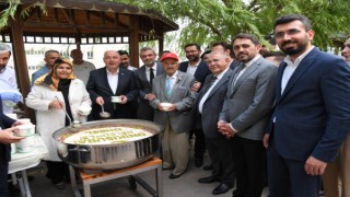 Onikişubat Belediyesi’nden Huzurevi Sakinlerine Aşure İkramı