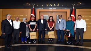 Vali Coşkun, 2022 Yks Şampiyonlarını Makamına Kabul Etti