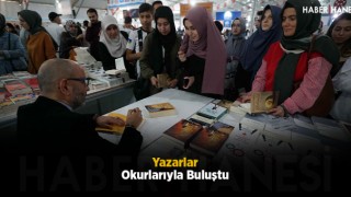 Yazarlar Okurlarıyla Buluştu