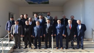 Başkan Demiröz ve Beraberindeki Heyet İlk Ziyaretini Erenler Derneğine Yaptı