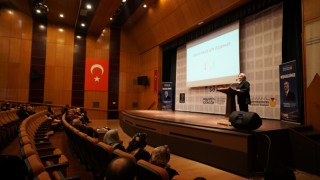 Yazar Kılıç: “Ebeveynler Önce Kendine Şefkat Göstermeli”