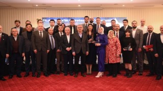 Başkan Güngör, Basın Mensuplarına Ödüllerini Takdim Etti