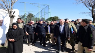 Başkan Güngör, Bakan Akar ile Birlikte Depremzedeleri Ziyaret Etti