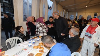 BAŞKAN OKAY, İFTAR ÇADIRLARINI ZİYARET EDEREK VATANDAŞLARLA HASBİHAL ETTİ