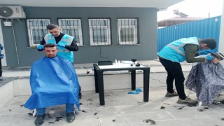 DULKADİROĞLU BELEDİYESİ MOBİL BERBER EKİBİ ÇALIŞMALARINI SÜRDÜRÜYOR
