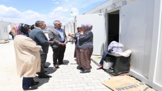 Başkan Güngör, Göksun Konteyner Kentte Depremzedelerle Bir Araya Geldi