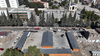 Azerbaycan Bulvarı’nda çevre düzenlemelerini sürüyor