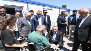 Bakan Işıkhan ve Başkan Güngör, Depremzedelerle Buluştu