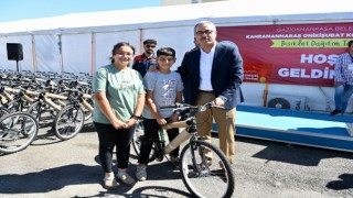 Başkan Güngör, Bisiklet Dağıtım Programında Çocuklarla Bir Araya Geldi