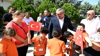 Başkan Güngör, Çocukların Yeni Eğitim Dönemi Heyecanına Ortak Oldu