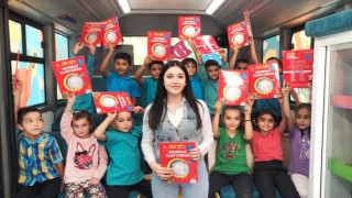 Büyükşehir’in Mobil Kütüphanesi Minik Misafirlerini Ağırladı