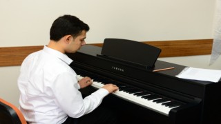 KSÜ Güzel Sanatlar Fakültesi Resim ve Müzik Bölümlerine Girmek İsteyen Öğrenciler, Özel Yetenek Sınavlarında Ter Döktü