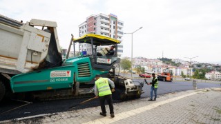 Adil Erdem Bayazıt Caddesi’nde Asfalt Serimi Sürüyor