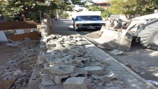 Büyükşehir, Mahalleleri İnşaat Atıklarından Temizliyor