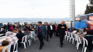 Başkan Necati Okay Konteyner Kentte Depremzedelerle İftar Yaptı!