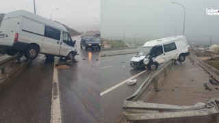 Kahramanmaraş'ta Minibüs Kazası: Demir Bariyerlerde Asılı Kaldı!