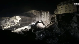 Antakya'daki Rönesans Rezidans Enkazı: Kayıplar Hala Aranıyor