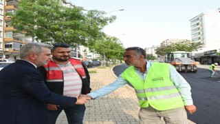 Kahramanmaraş Başkonuş Caddesi'nde Asfalt Yenileme Çalışmaları Devam Ediyor