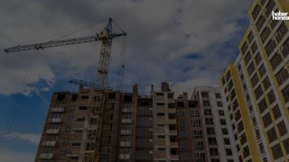 Kahramanmaraş'ta Apartmanın Dış Cephe Asansöründen Düşen İşçi Yaralandı