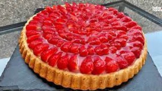 Çilekli Turta Tarifi: Lezzetli ve Pratik Bir Tatlı