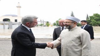 Diyanet İşleri Başkanı Ali Erbaş, Kahramanmaraş'ta Abdulhamid Han Camii'nde Hutbe Verdi