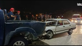 Kahramanmaraş'ta Otomobilin Pikaba Saplandı, 4 Kişi Yaralandı!