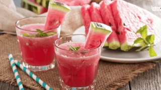 Yaz Sıcaklarında Vazgeçilmeziniz Olacak: Ferahlatıcı ve Sağlıklı Karpuzlu Smoothie Tarifi