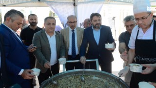 Kahramanmaraş'ta Milli İrade Meydanı'nda Binlerce Kişiye Aşure İkramı