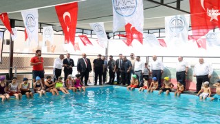 Dulkadiroğlu'nda Yüzme Sevinci: Yenikent Havuzu Gençlere Spor İmkânı Sunuyor