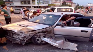 Kahramanmaraş'ta Trafik Kazasında Yaralanan Sürücü İtfaiye Ekipleri Tarafından Kurtarıldı