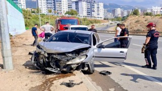 Kahramanmaraş’ta Kontrolünü Kaybeden Araç Kaza Yaptı: 2 Kişi Yaralı
