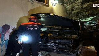 Kahramanmaraş'ta Sürücü Vites Karışıklığı Nedeniyle 3 Metreden Düştü
