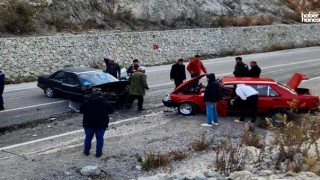 Kahramanmaraş'ın Andırın İlçesinde İki Otomobil Çarpıştı