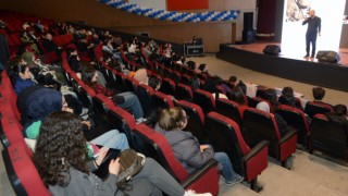 Kahramanmaraş'ta Yarıyıl YKS Kampı Biyoloji Dersiyle Devam Etti