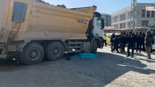 Kahramanmaraş’ta Ölümcül Kaza: Yolun Karşısına Geçmeye Çalışırken Kamyon Çarptı!