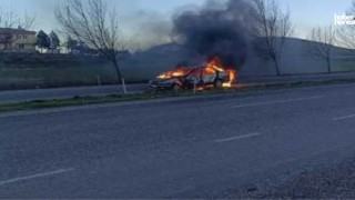Kahramanmaraş'ta Otomobil Yolda Alev Aldı, Sürücü Son Anda Kurtuldu!
