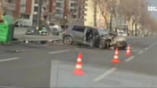 Kahramanmaraş’ta Feci Kaza! Kontrolden Çıkan Otomobil Refüjü Aşıp Ağaca Çarptı