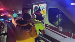 Kahramanmaraş’ta Trafik Kazası: Otomobil Bariyerlere Çarptı, 2 Yaralı