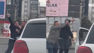 Kahramanmaraş’ta Trafikte Gerilim! Öfkeli Sürücü Silahına Sarıldı